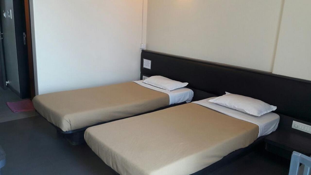 Royal Hills Hotel Bapane Bagian luar foto