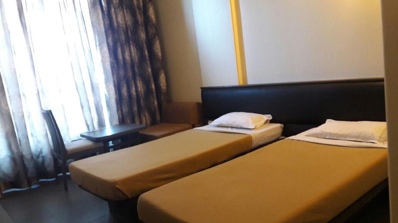 Royal Hills Hotel Bapane Bagian luar foto