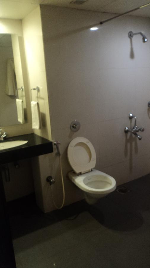 Royal Hills Hotel Bapane Bagian luar foto